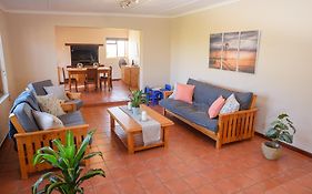 Oorvloed Guesthouse
